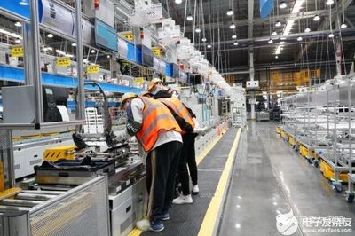 智慧驅動，柔性升級 斯坦德機器人助力東風李爾打造汽車配件智能標桿工廠